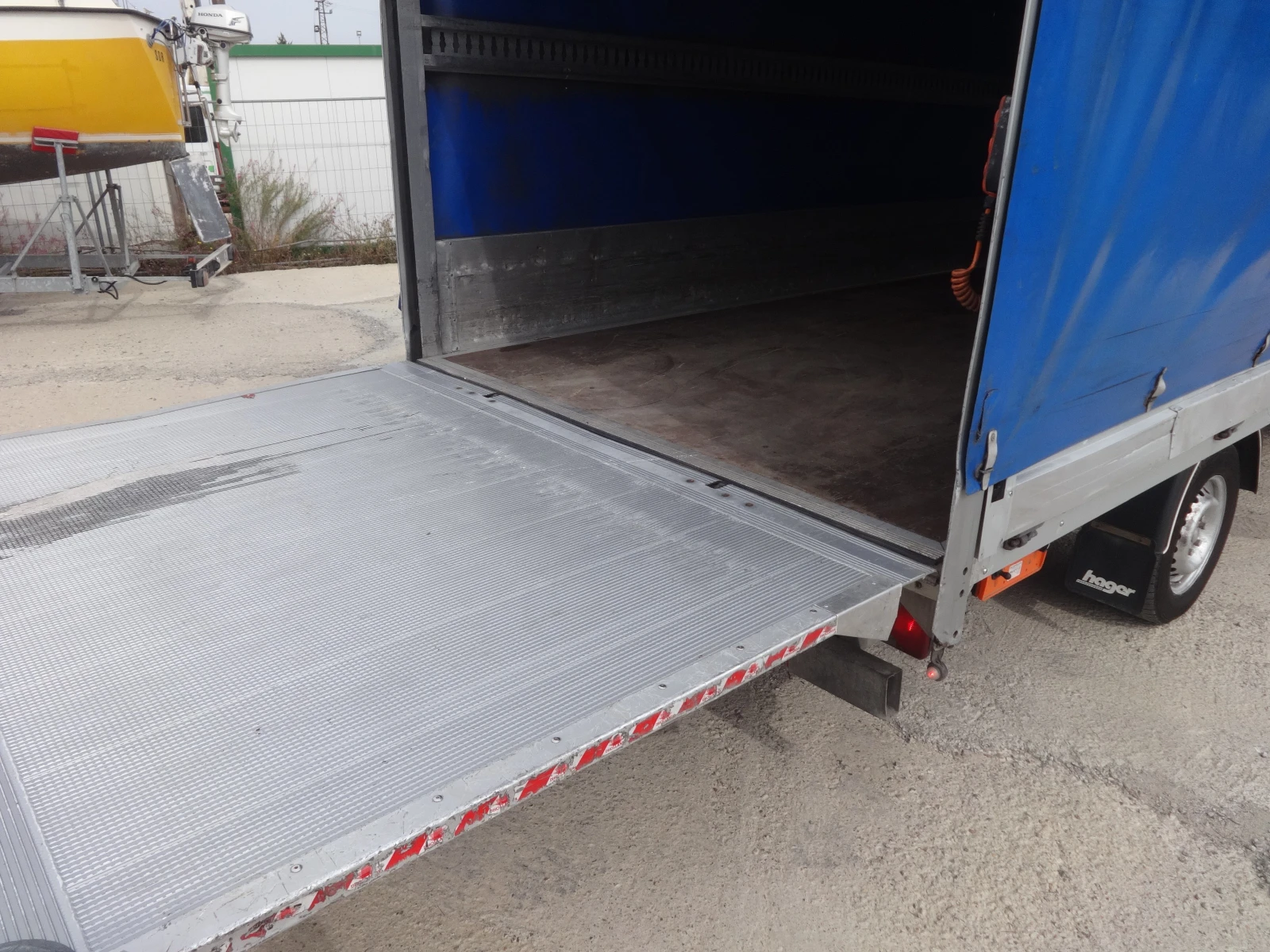 Iveco 35s17 3.0HPI  КАТ. * Б* КЛИМАТРОНИК* , снимка 8 - Бусове и автобуси - 56199076