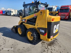 Мини челни товарачи Cat 226B-ПЕРФЕКТЕН, снимка 3