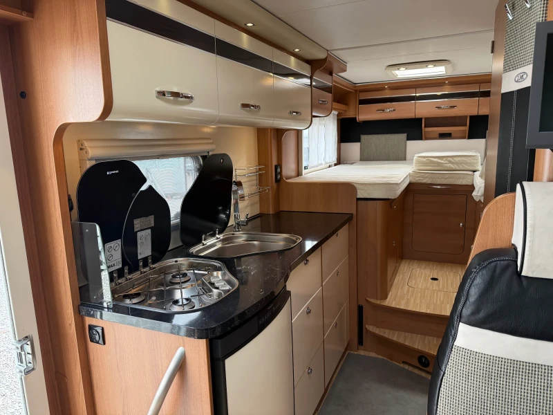 Кемпер LMC Liberty Cruiser2-674, снимка 12 - Каравани и кемпери - 52344953