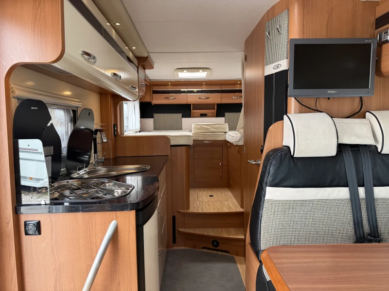 Кемпер LMC Liberty Cruiser2-674, снимка 11 - Каравани и кемпери - 52344953