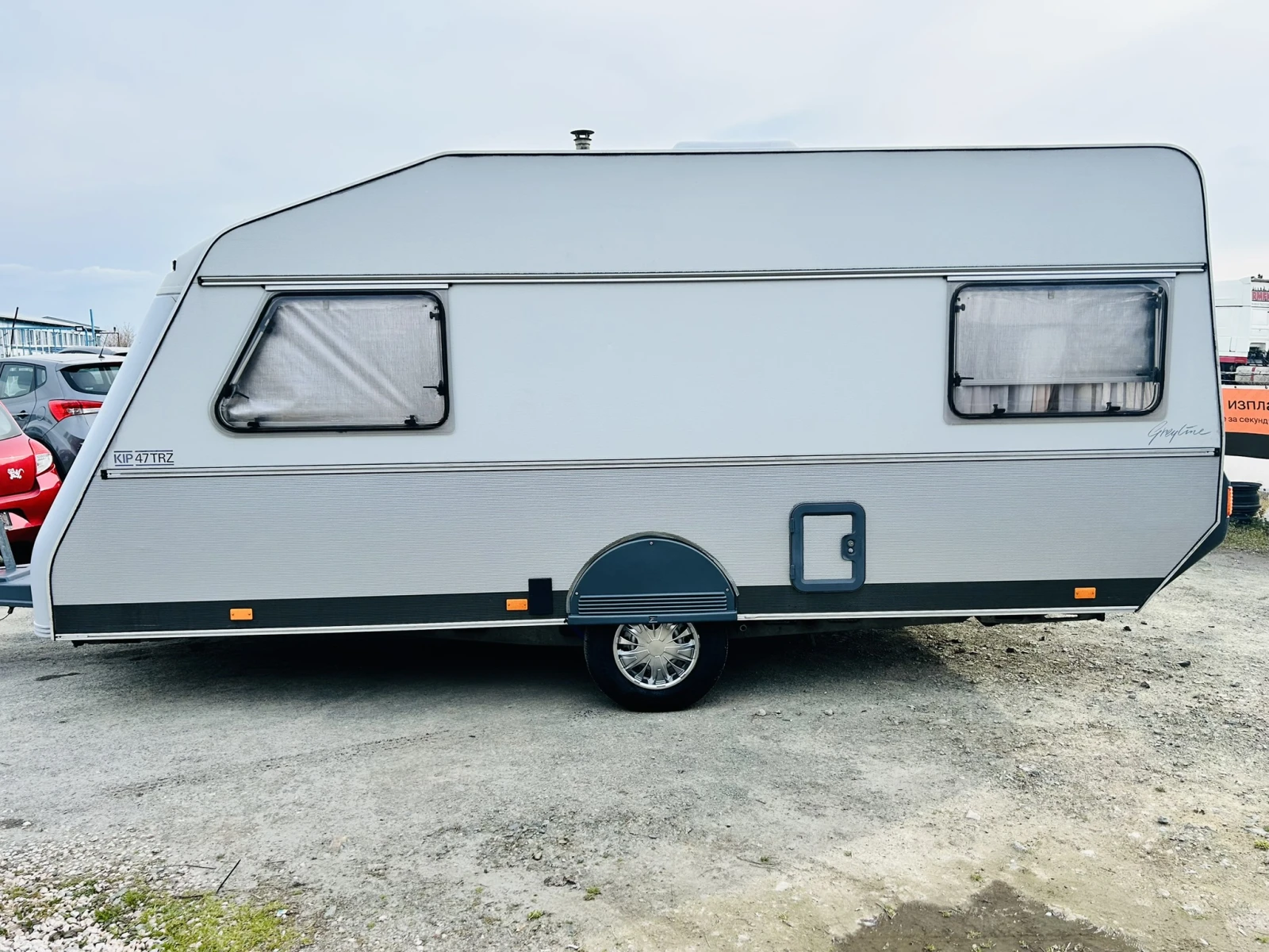 Каравана KIP GreyLine 47 Solar Powered, снимка 2 - Каравани и кемпери - 50649075