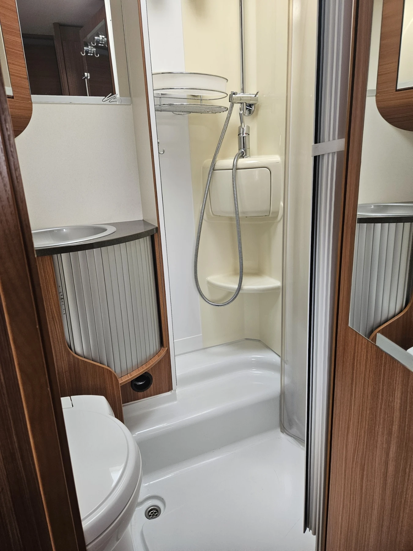 ������ Adria CORAL A760SL | Mobile.bg � ����������� 16