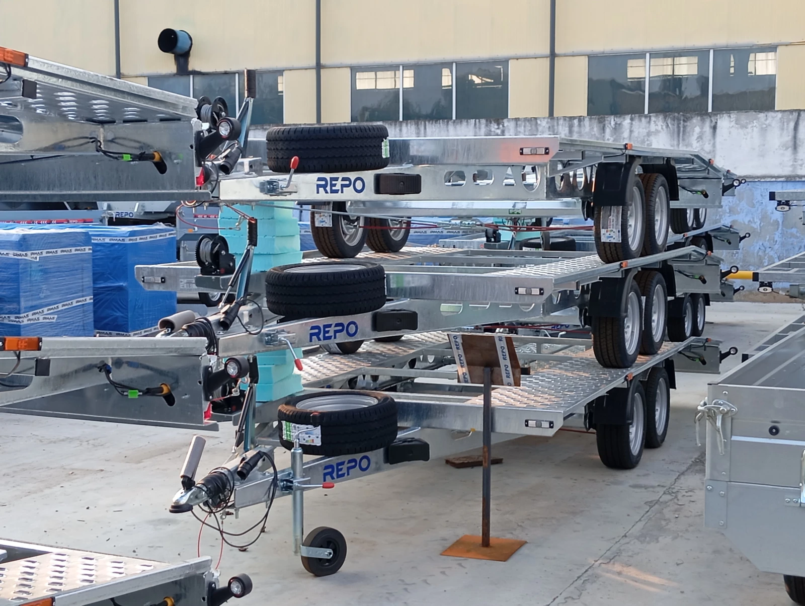   REPO TRAILERS-4.50/2.10-195/50/13-C | Mobile.bg   14