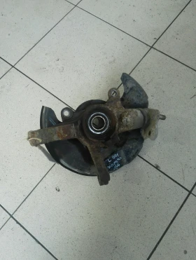 Шенкел преден ляв Тойота Корола 1.4б