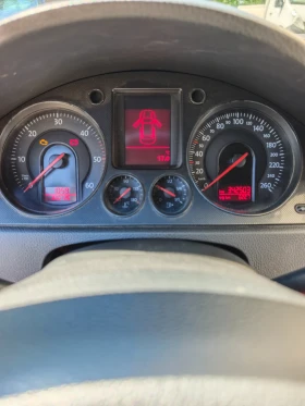 VW Passat - 2700 € / 5280.74 лв. - 28026269 9