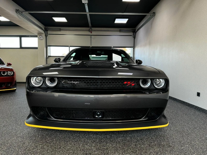 Dodge Challenger 6.4L R/T, снимка 2 - Автомобили и джипове - 25849163