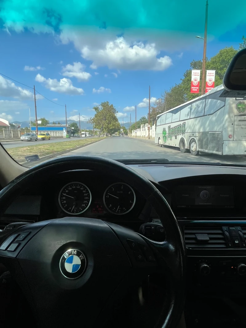 BMW 530, снимка 15 - Автомобили и джипове - 47161537