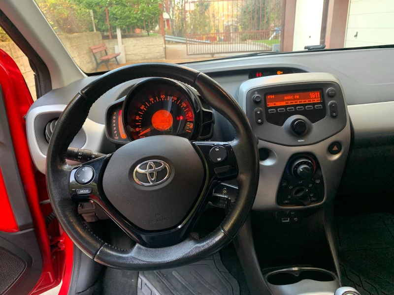 Toyota Aygo 1.0 бензин, снимка 12 - Автомобили и джипове - 48016314