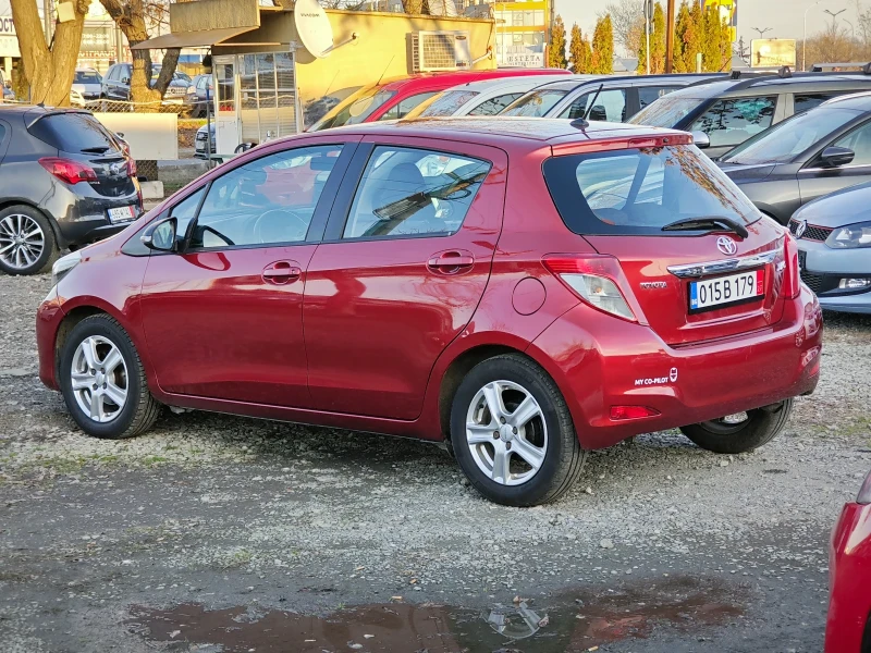 Toyota Yaris 1.3-Навигация, снимка 4 - Автомобили и джипове - 48257580