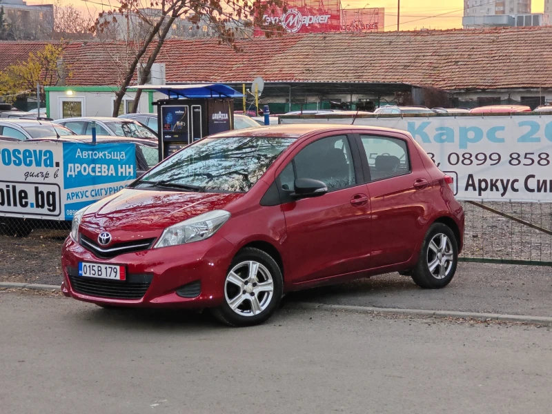 Toyota Yaris 1.3-Навигация, снимка 1 - Автомобили и джипове - 48257580