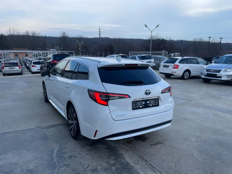 Toyota Corolla 1.8i* Facelift Hybrid* Гаранция* , снимка 5 - Автомобили и джипове - 48447993