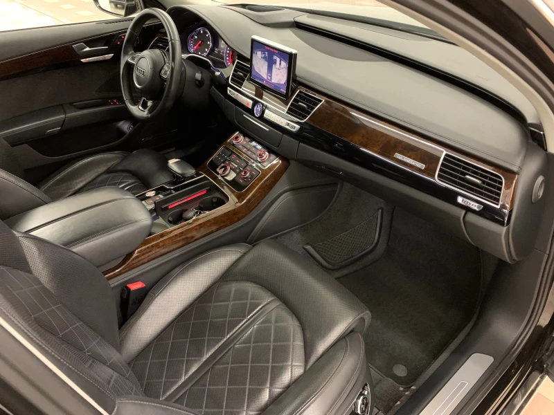 Audi A8 3.0TDI /CAM360/NightVis/OBDUH/DISTR/HUD/VAKUM/KeyL, снимка 11 - Автомобили и джипове - 49292199