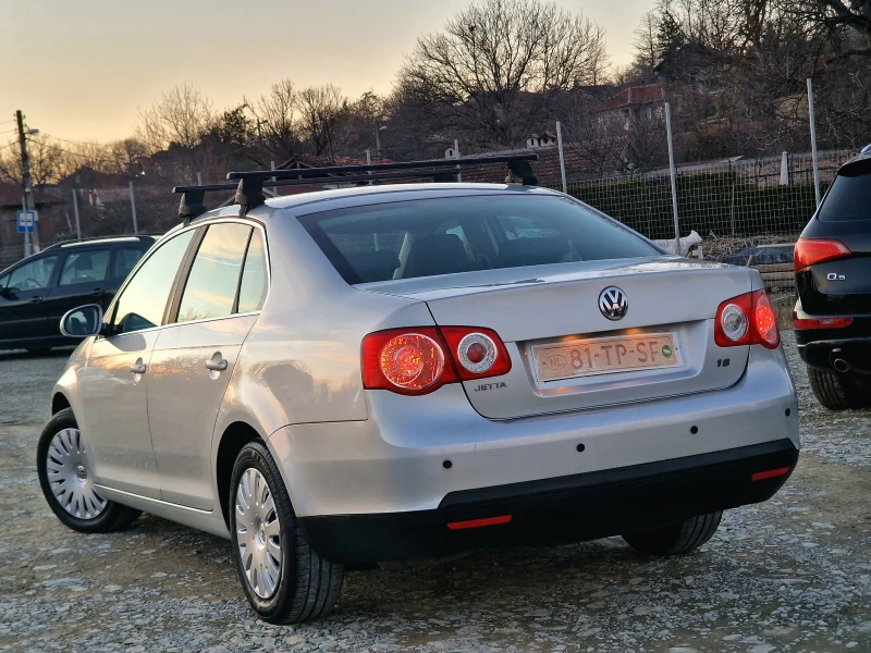 VW Jetta 1.6 MPI* УНИКАТ, снимка 4 - Автомобили и джипове - 49454262