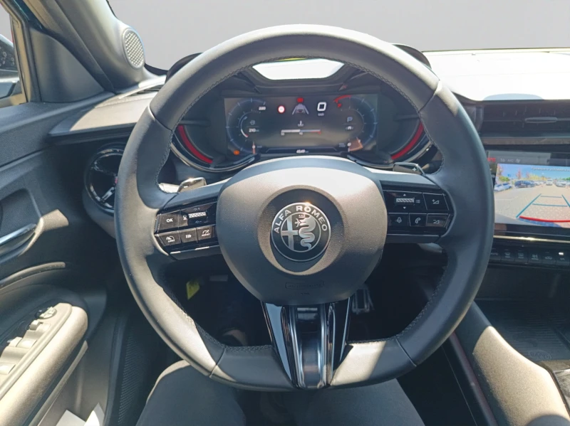 Alfa Romeo Junior SPECIALE Ibrida, снимка 11 - Автомобили и джипове - 51026635
