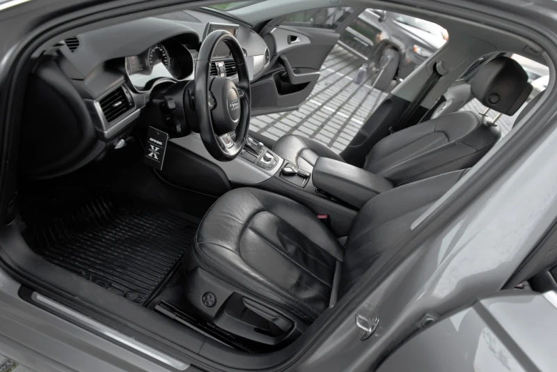 Audi A6 2.0 tdi, Като нова , Keyless, panorama, снимка 12 - Автомобили и джипове - 52852910
