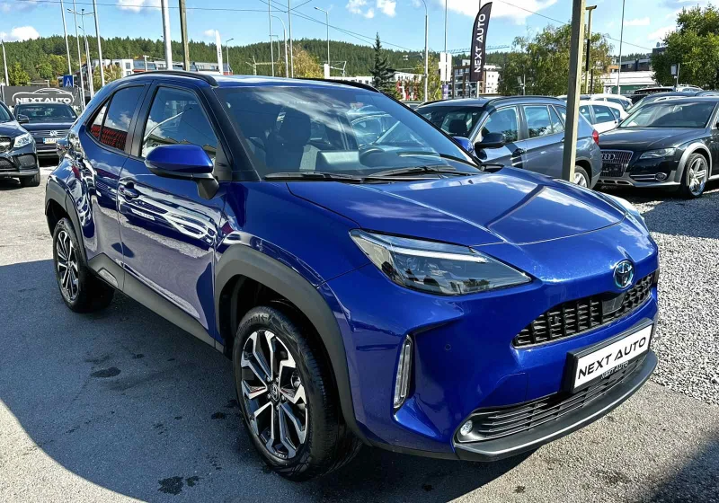 Toyota Yaris Cross 1.5HYBRID 92HP 15000KM LANE ASSIST DISTRONIC, снимка 3 - Автомобили и джипове - 51905721