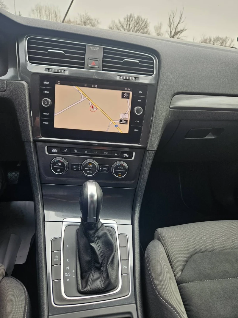 VW Golf Estate 7 1, 6 tdi 116 kc 2018 г., снимка 9 - Автомобили и джипове - 52259695