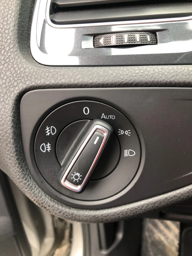 VW Golf Estate 7 1, 6 tdi 116 kc 2018 г., снимка 11 - Автомобили и джипове - 52955328