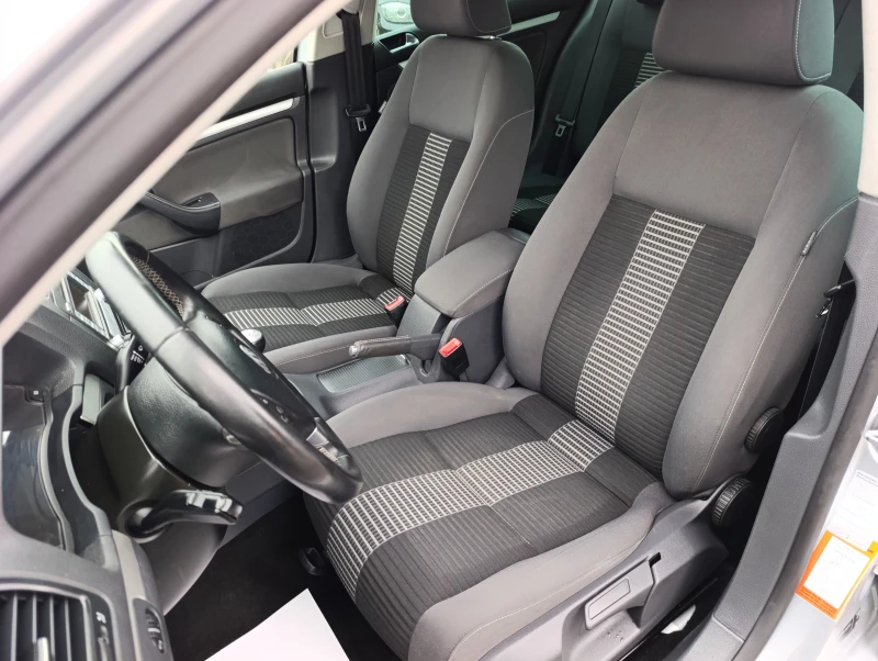 VW Golf V 1.9TDI 105k.c, снимка 11 - Автомобили и джипове - 53282959