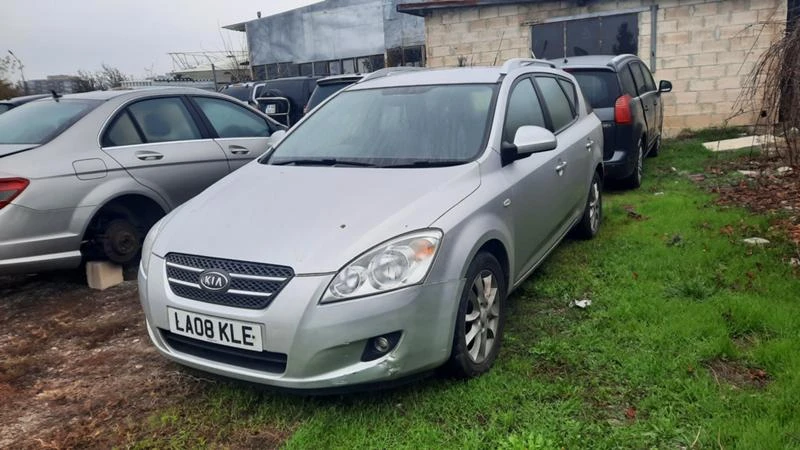 Kia Ceed 1.6 CRDI, снимка 1 - Автомобили и джипове - 35420457