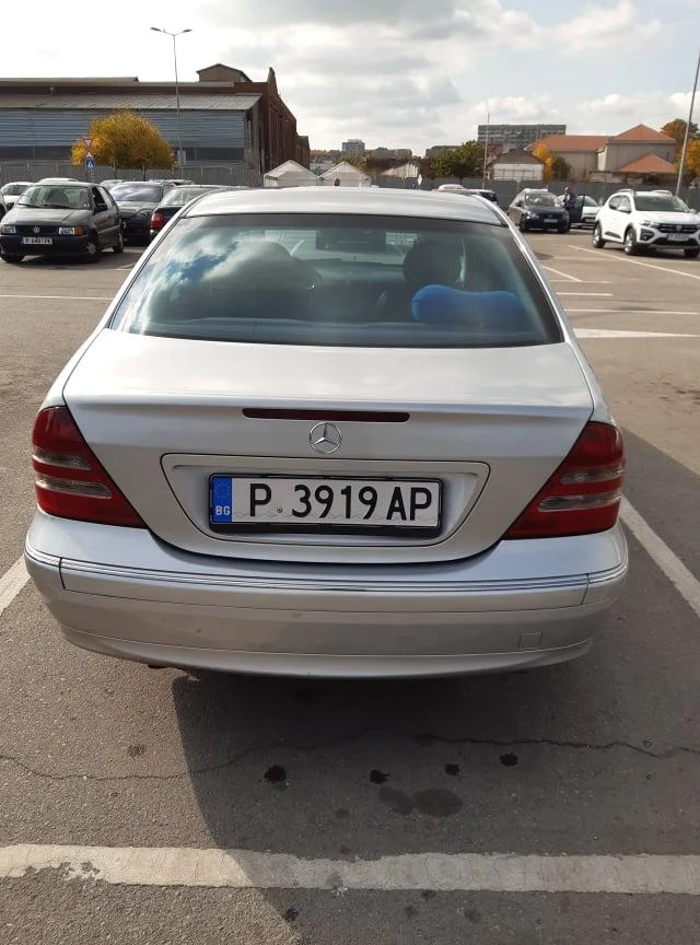 Mercedes-Benz C 270 Avantgarde, снимка 4 - Автомобили и джипове - 45551729