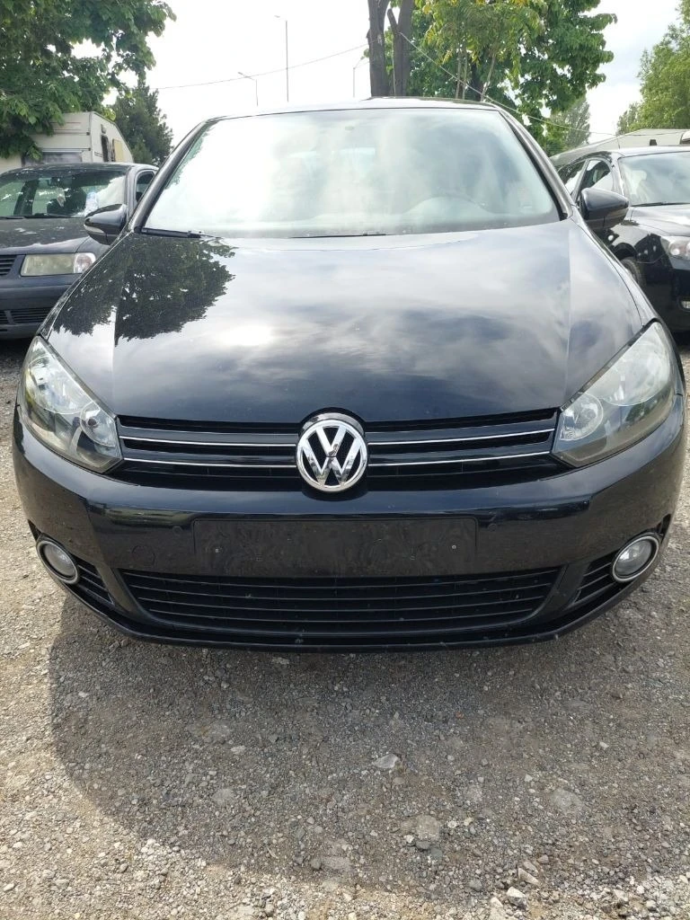 VW Golf 1.6 TDI, снимка 1 - Автомобили и джипове - 40792264