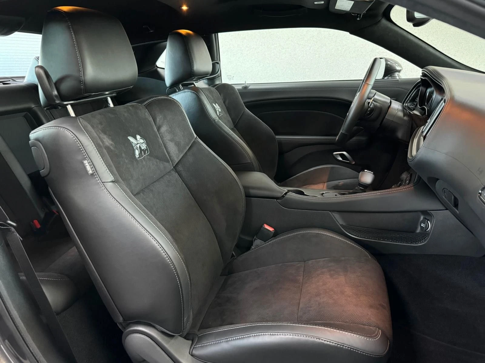 Dodge Challenger 6.4L R/T | Mobile.bg — изображение 12