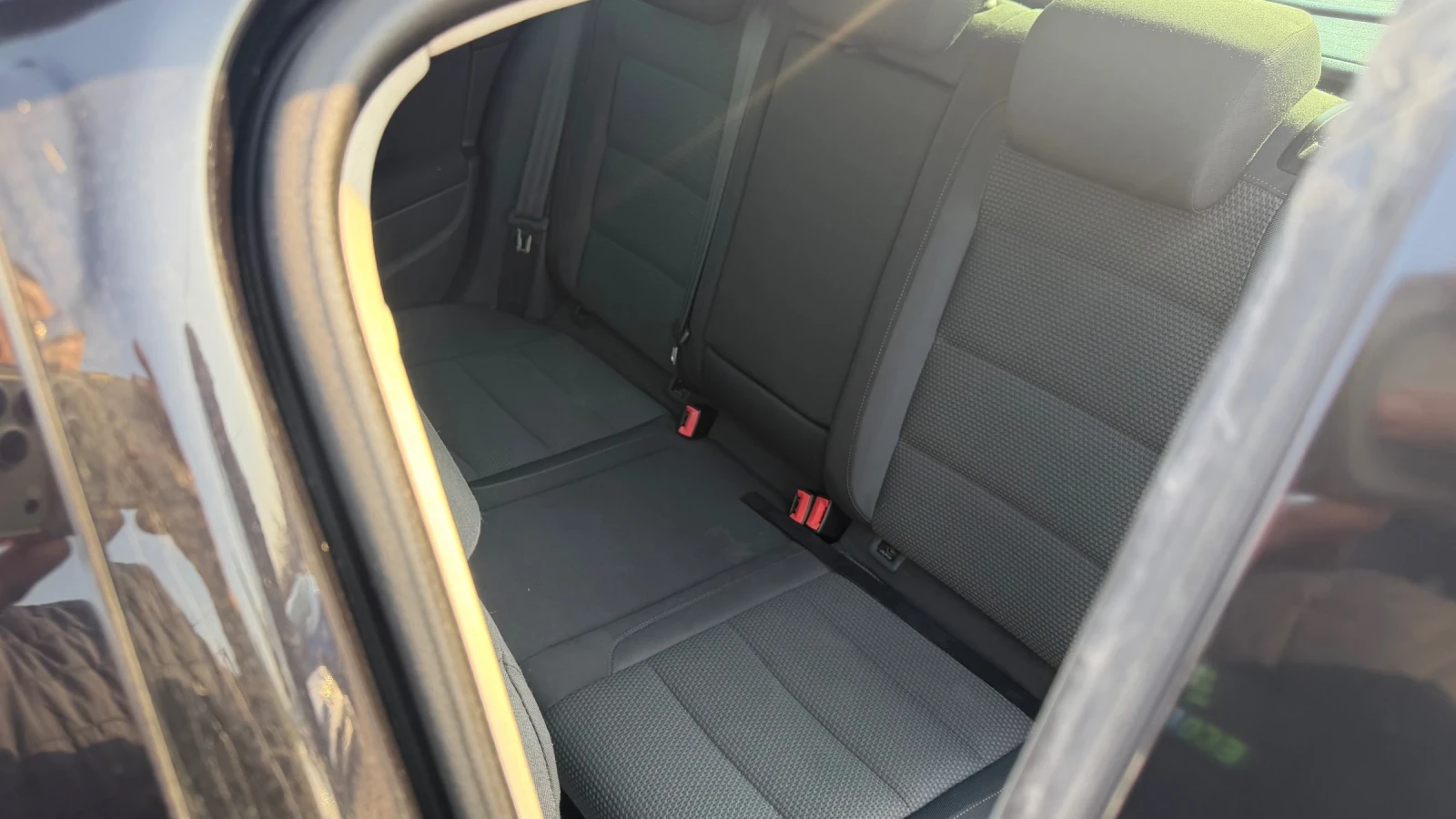 VW Golf 1.6 TDI, снимка 10 - Автомобили и джипове - 53944223