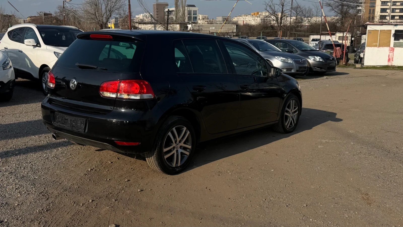 VW Golf 1.6 TDI, снимка 4 - Автомобили и джипове - 53944223