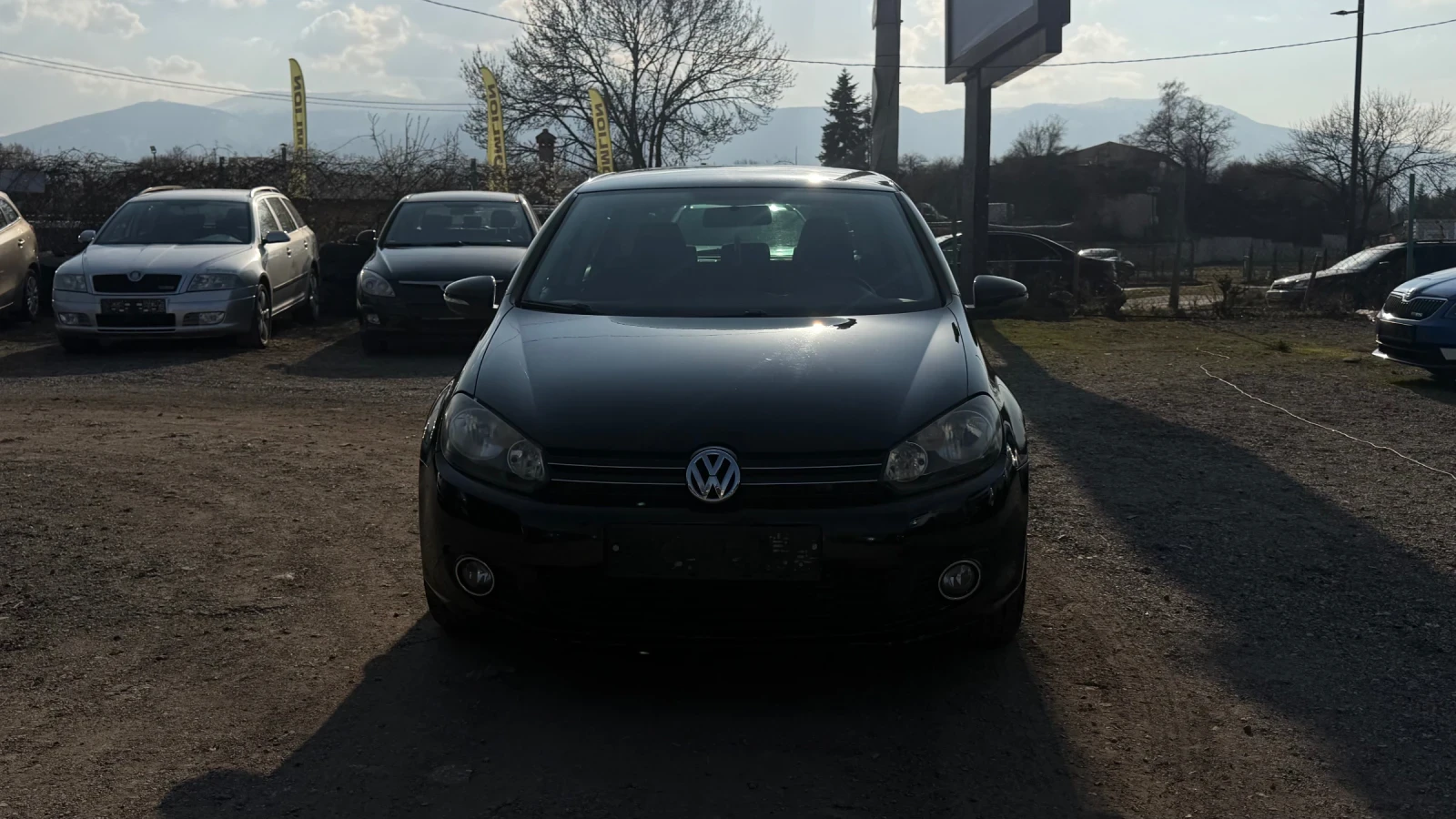 VW Golf 1.6 TDI, снимка 2 - Автомобили и джипове - 53944223