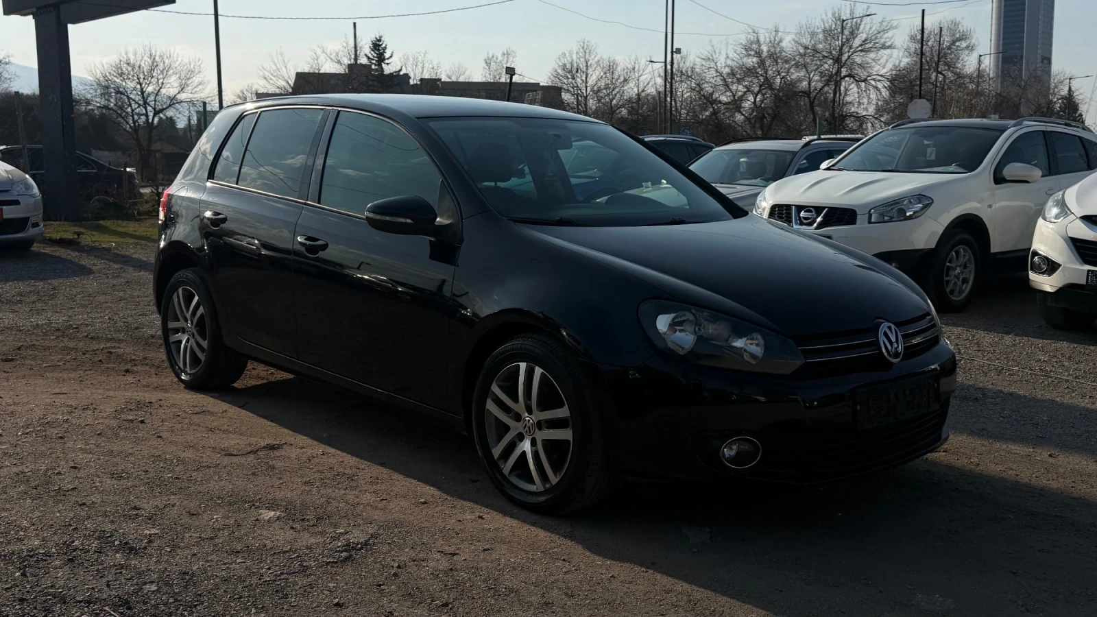 VW Golf 1.6 TDI, снимка 3 - Автомобили и джипове - 53944223