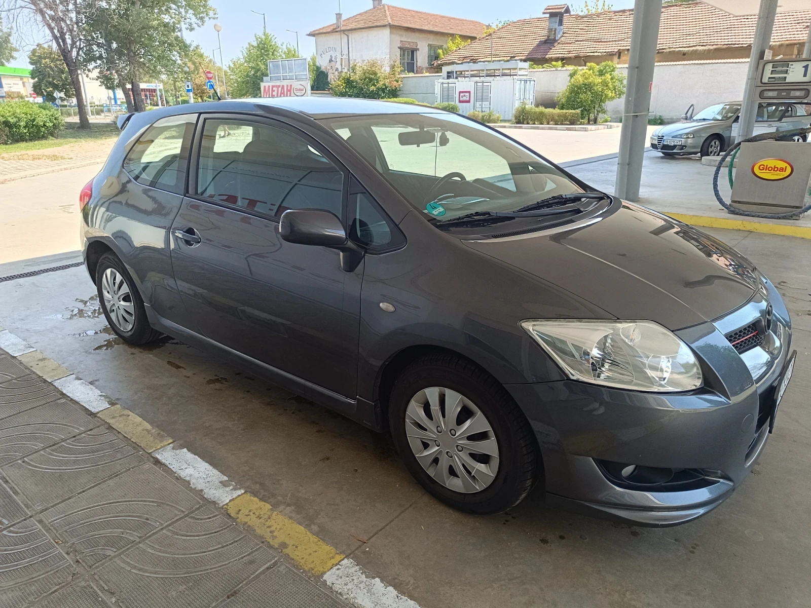 Toyota Auris 1.6 VVTi - изображение 3