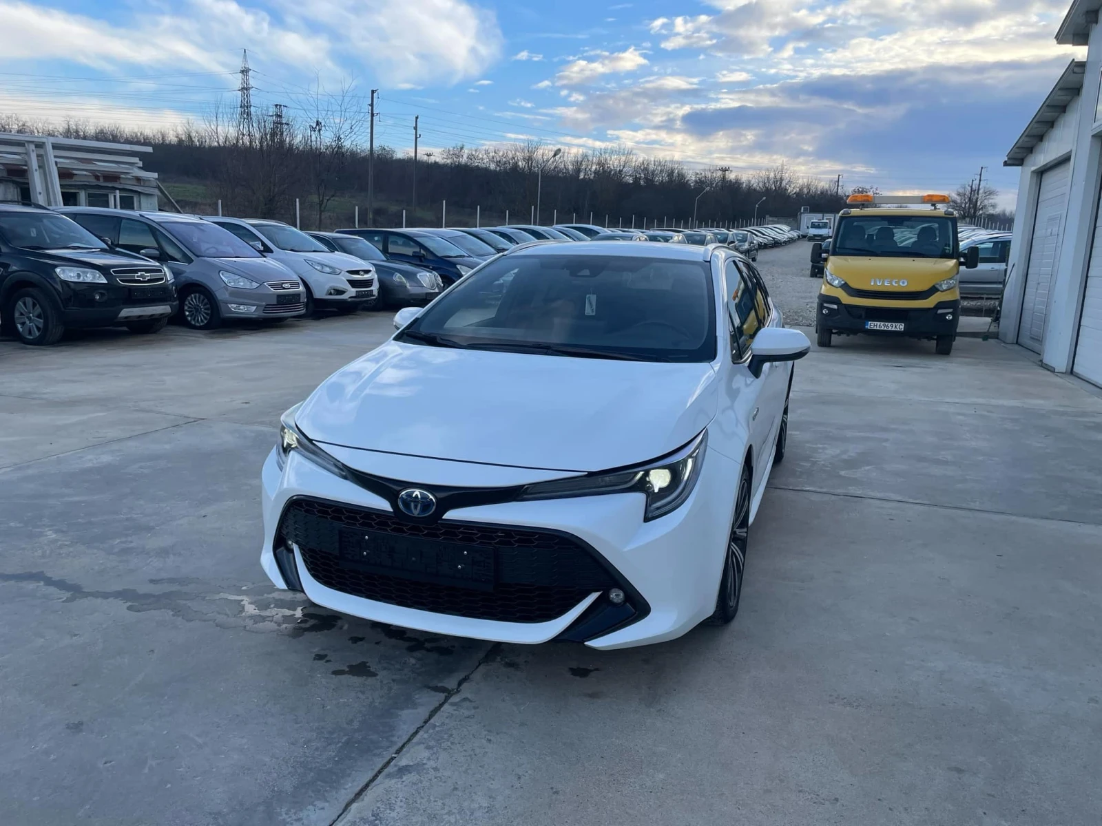 Toyota Corolla 1.8i* Facelift Hybrid* Гаранция*  - [1] 