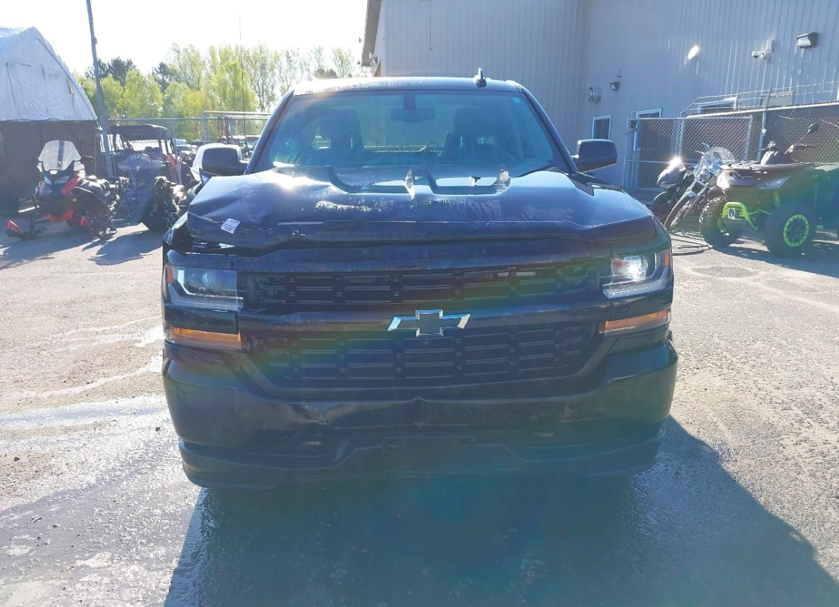 Chevrolet Silverado K1500 Custom - изображение 2
