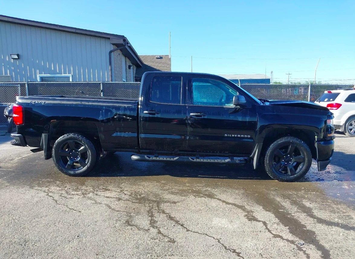 Chevrolet Silverado K1500 Custom - изображение 4