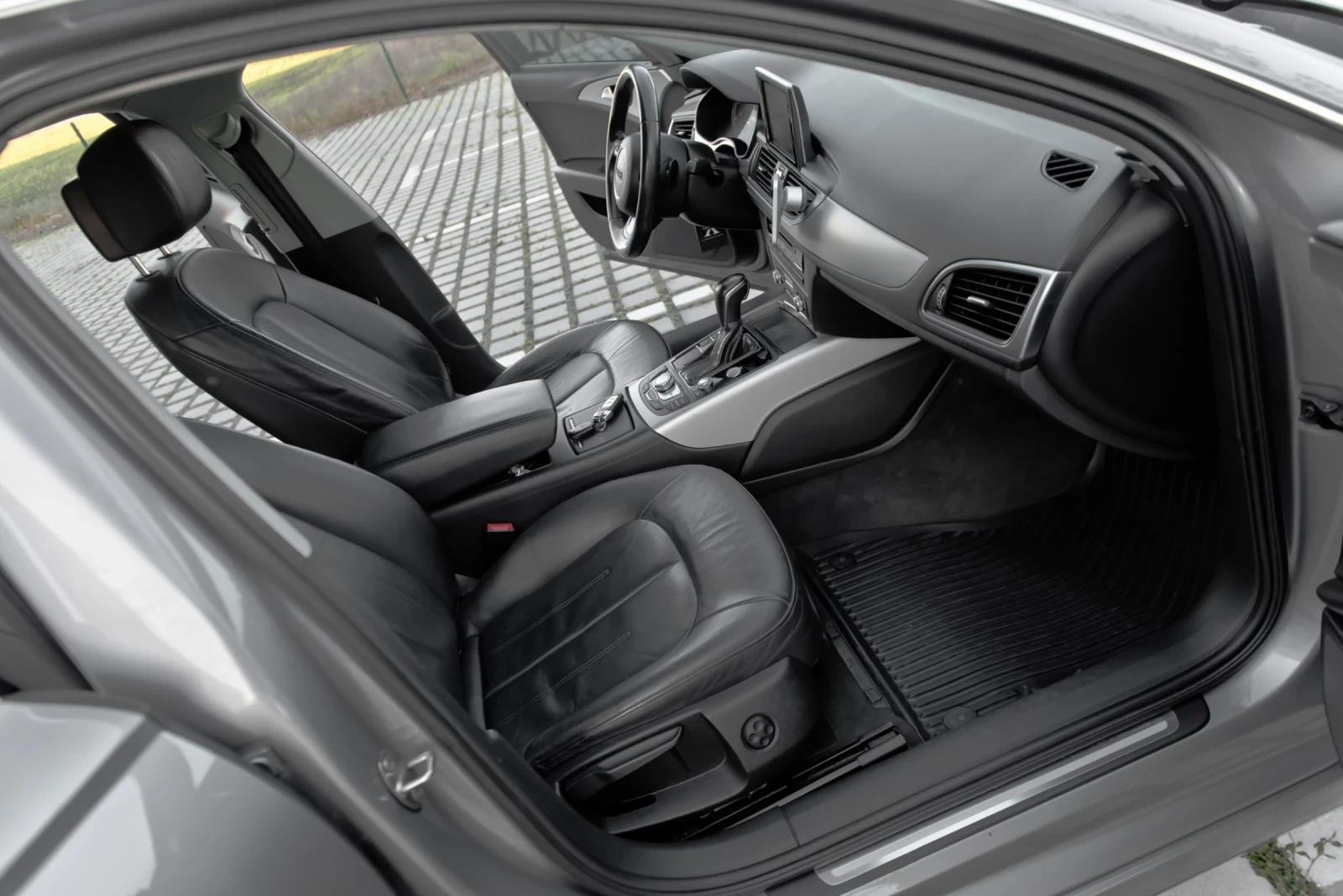 Audi A6 2.0 tdi, Като нова , Keyless, panorama - изображение 10