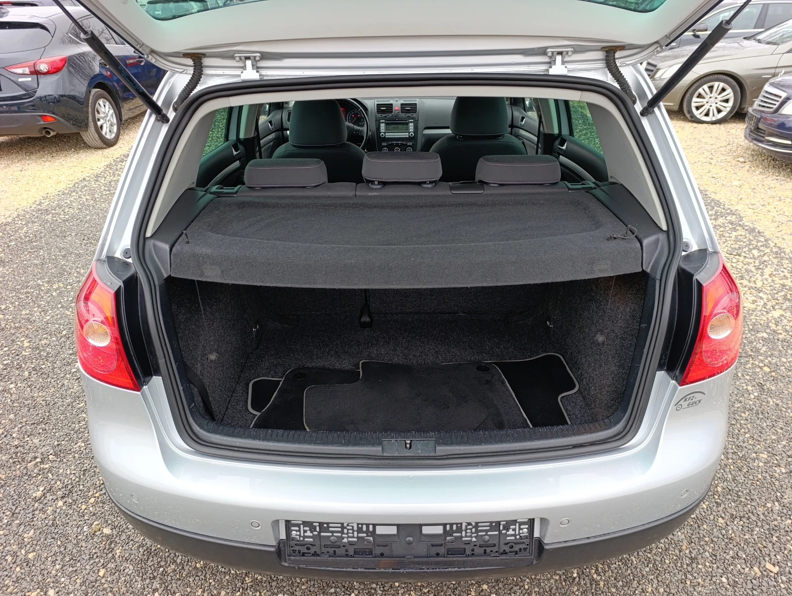 VW Golf V 1.9TDI 105k.c - изображение 7