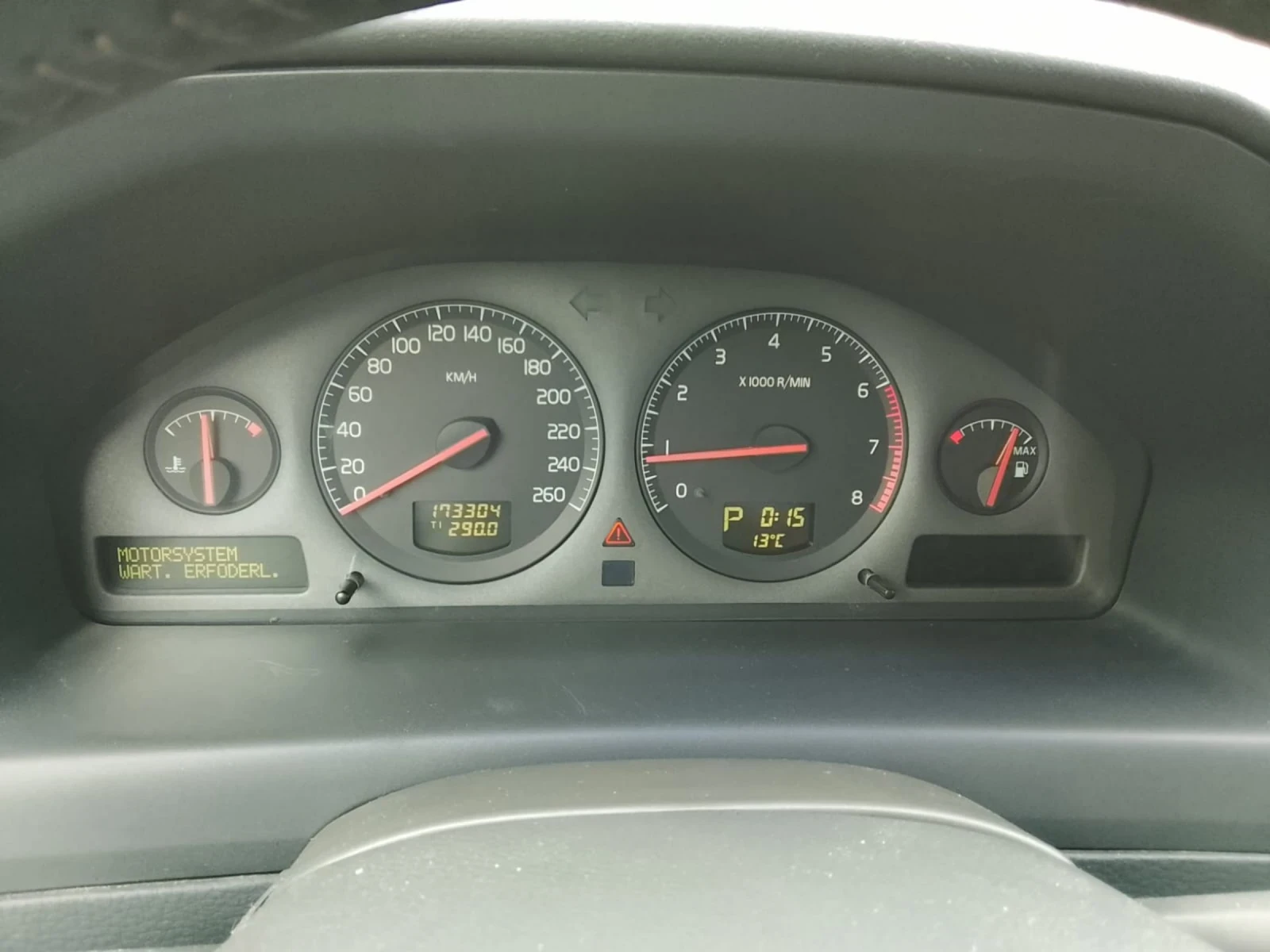 Volvo Xc70 2.4i Automatic 4x4 - изображение 6