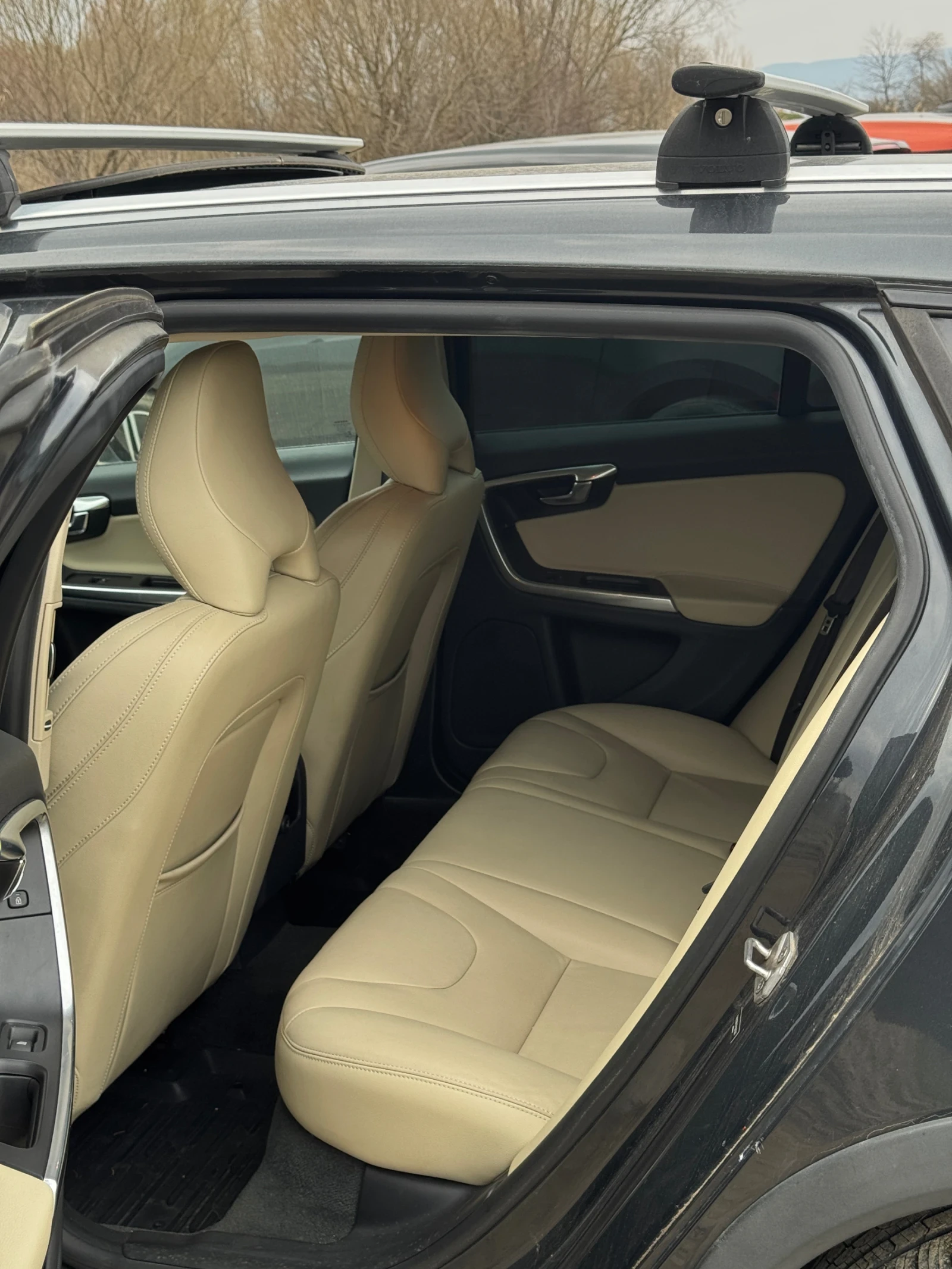 Volvo V60 Cross Country, снимка 7 - Автомобили и джипове - 53799705