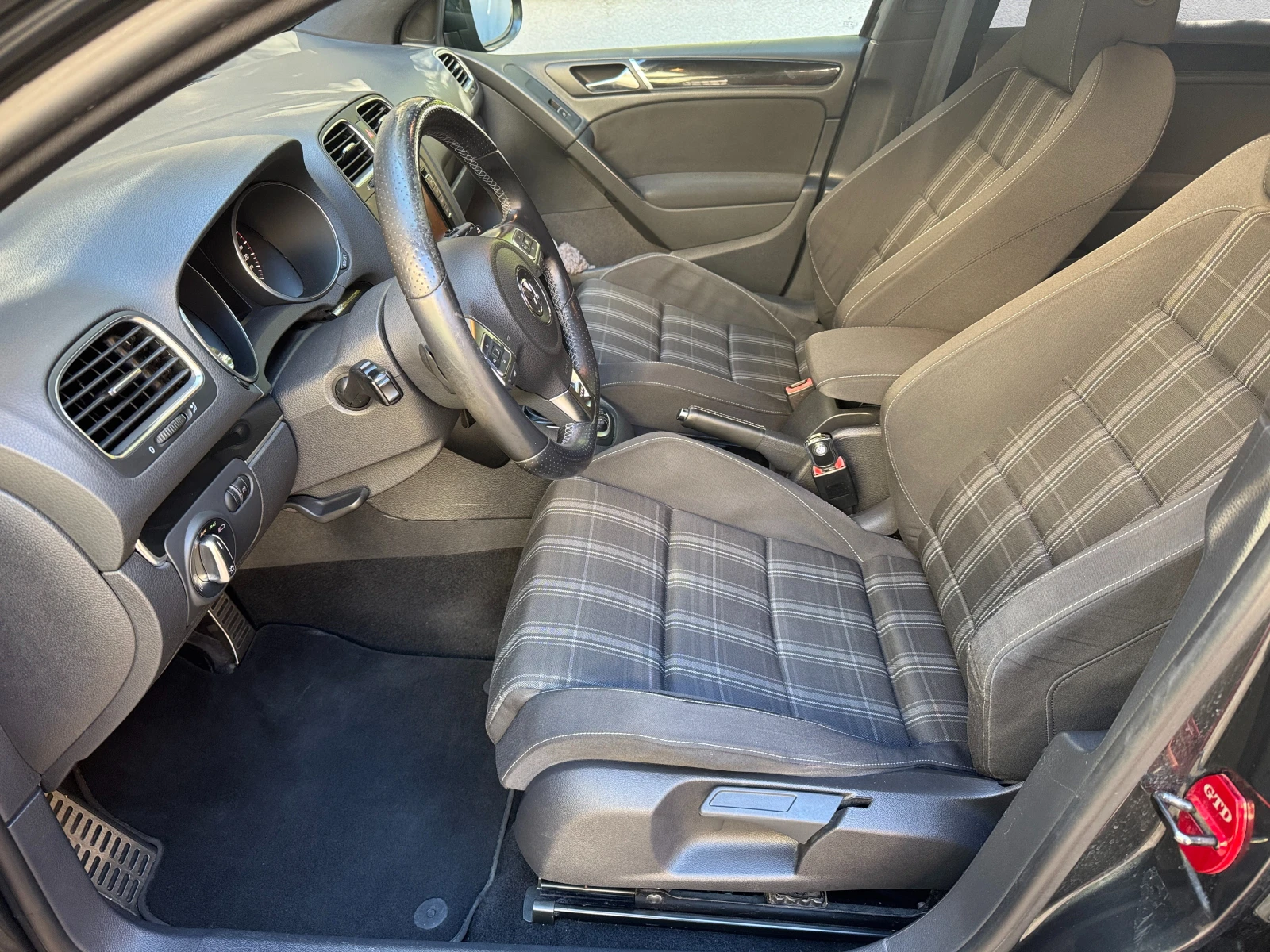 VW Golf GTD, снимка 8 - Автомобили и джипове - 53886446