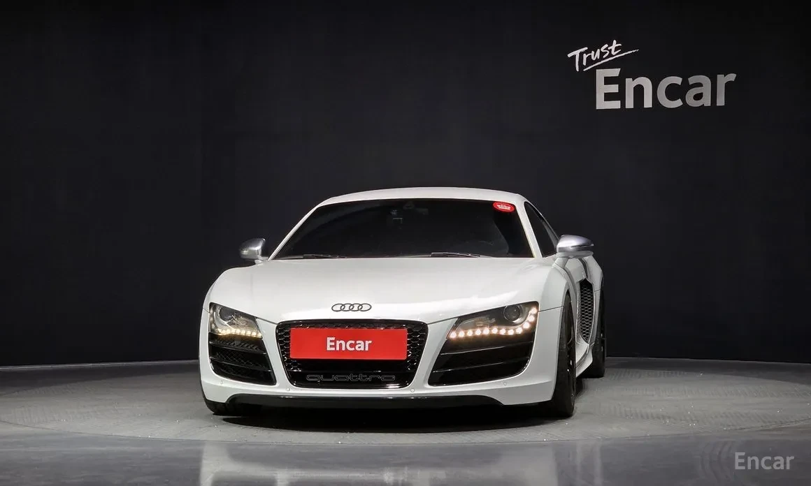 Audi R8, снимка 3 - Автомобили и джипове - 54009326