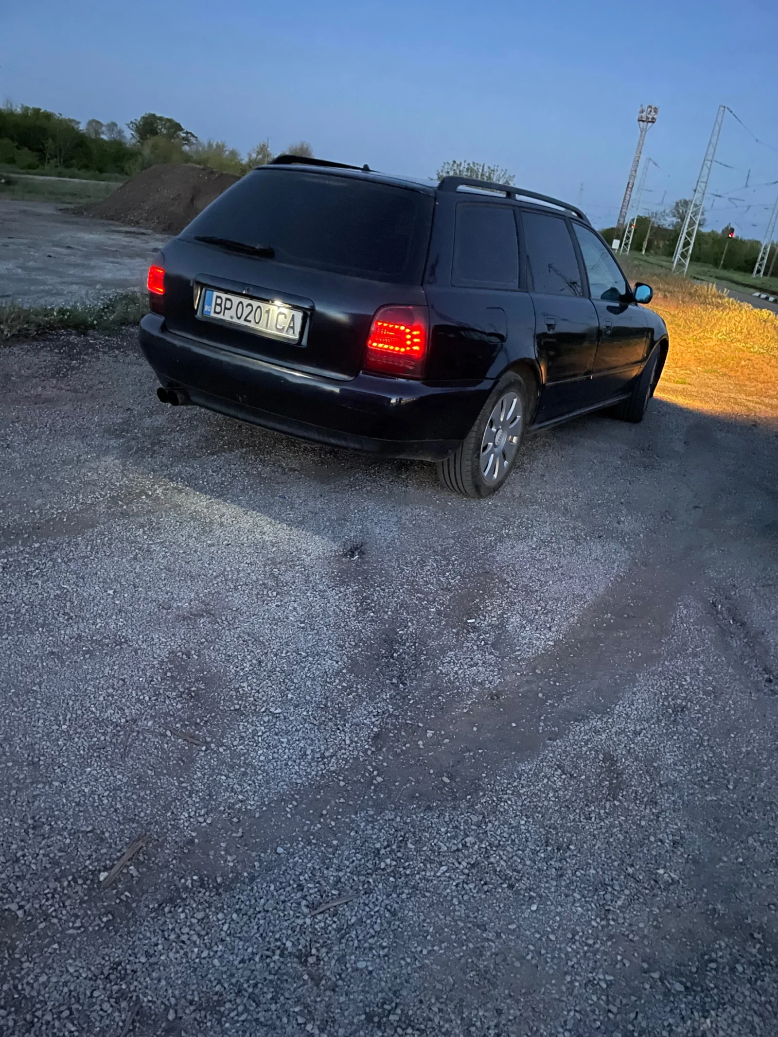 Audi A4 1.9 tdi, снимка 4 - Автомобили и джипове - 54336355