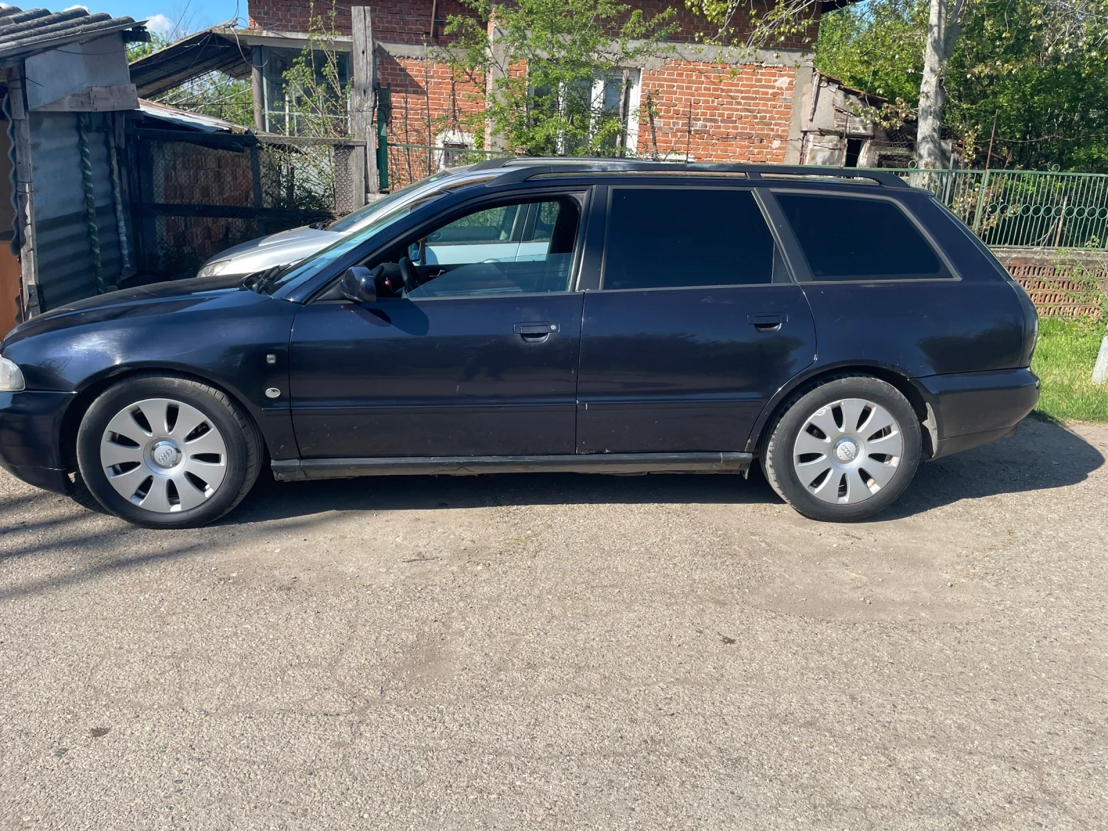 Audi A4 1.9 tdi, снимка 6 - Автомобили и джипове - 54336355