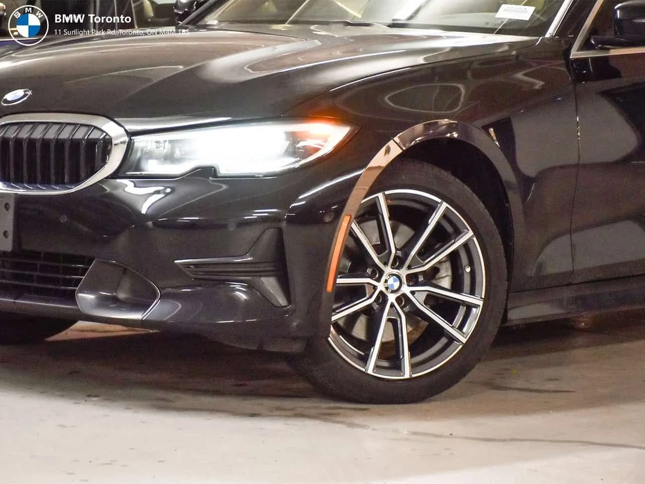 BMW 330 * CPO | CarPlay | Heated Wheel | Digital Cockpit *, снимка 2 - Автомобили и джипове - 54784306