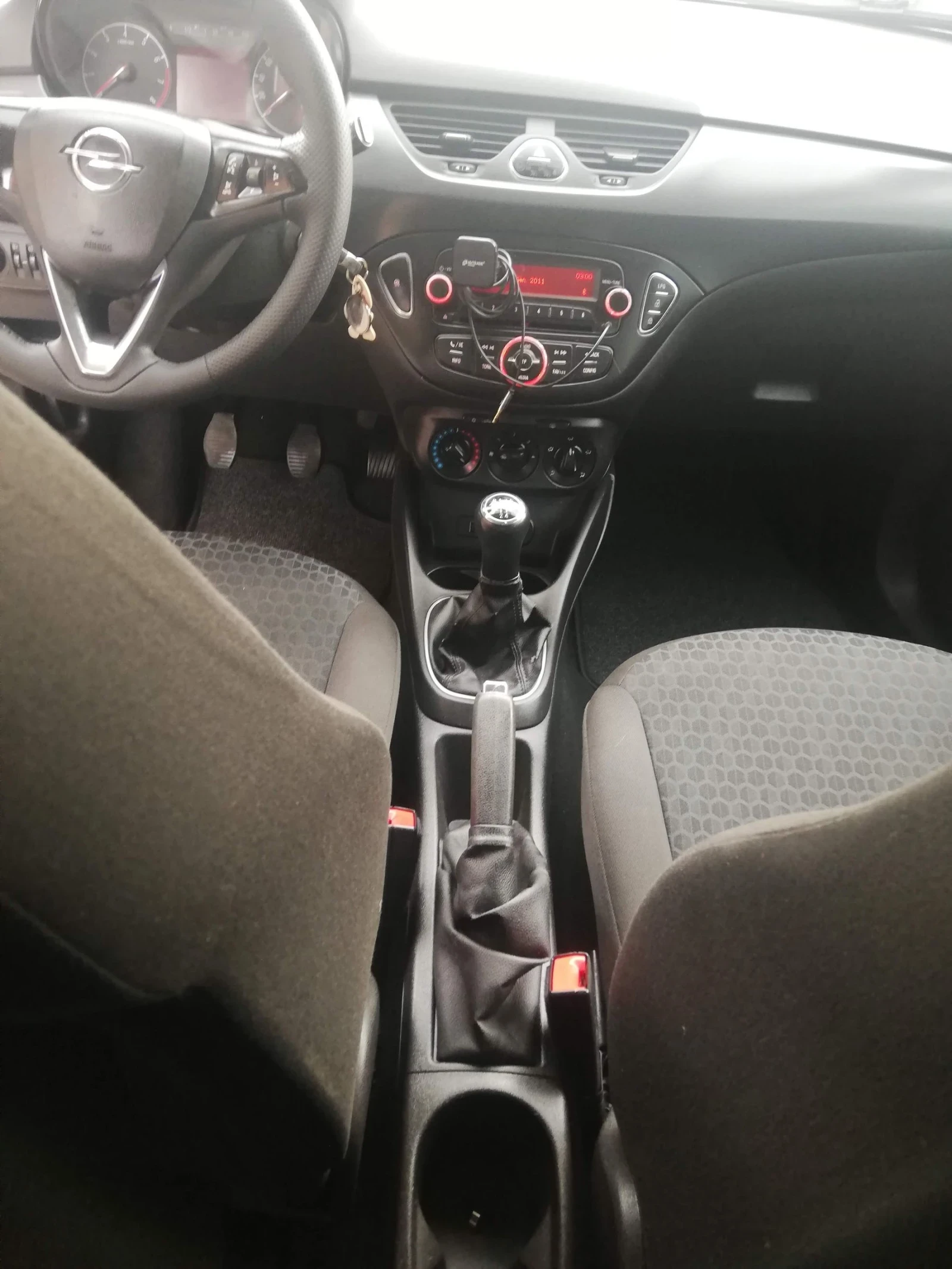 Opel Corsa 1.4газ бензин , снимка 2 - Автомобили и джипове - 54833852