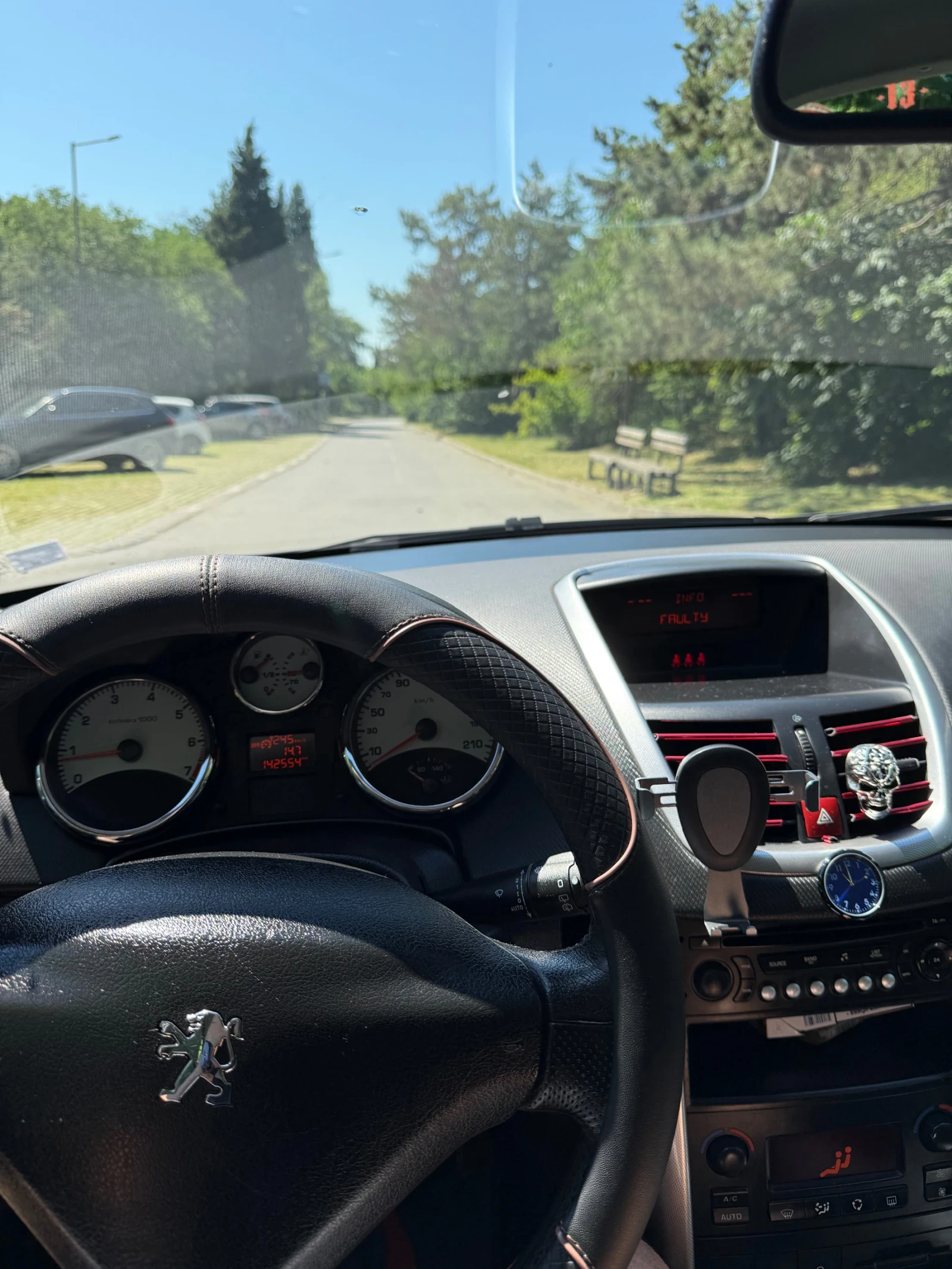 Peugeot 207 Газ/Бензин, снимка 11 - Автомобили и джипове - 54846624