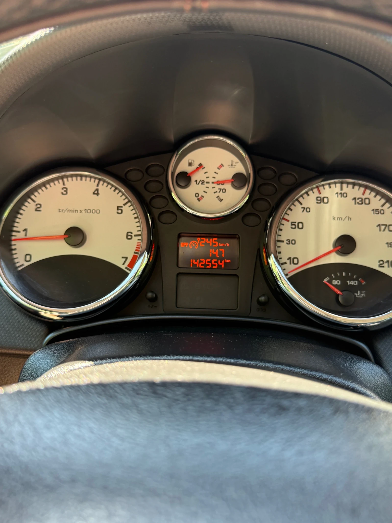 Peugeot 207 Газ/Бензин, снимка 9 - Автомобили и джипове - 54846624