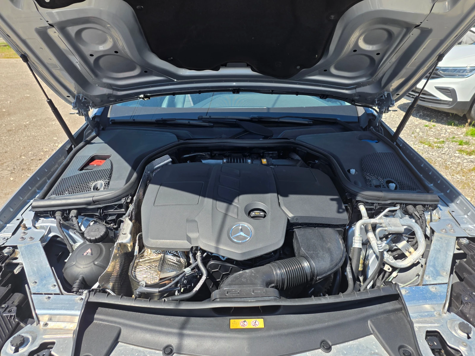 Mercedes-Benz E 200 2.0D, снимка 17 - Автомобили и джипове - 54870780