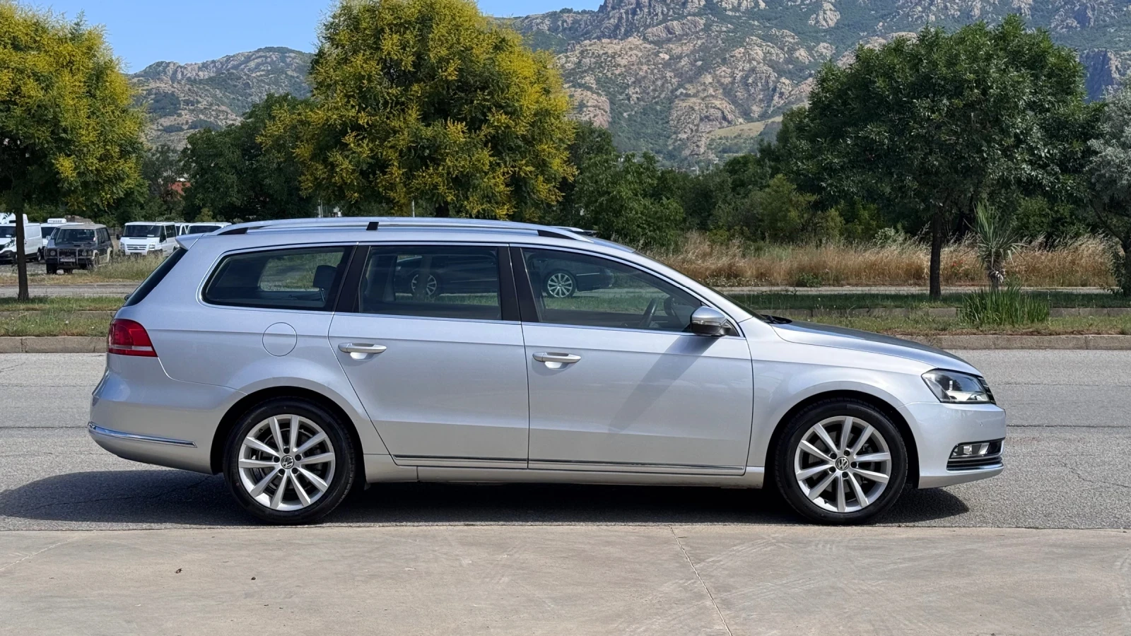 VW Passat 2.0TDI 140кс Bluemotion* Highline* , снимка 6 - Автомобили и джипове - 54955316