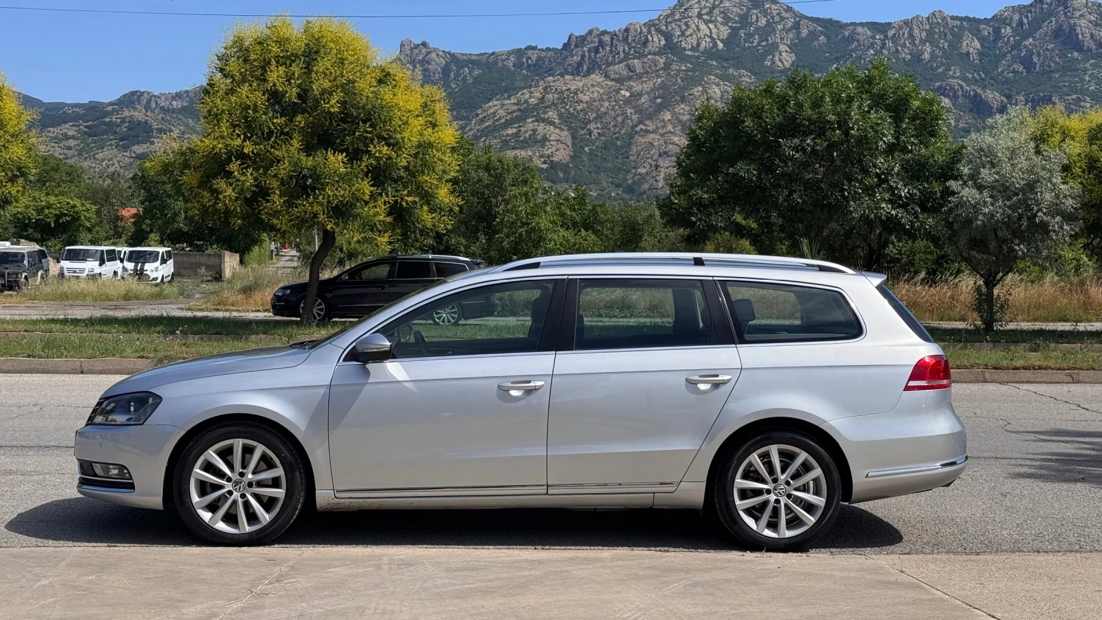 VW Passat 2.0TDI 140кс Bluemotion* Highline* , снимка 2 - Автомобили и джипове - 54955316